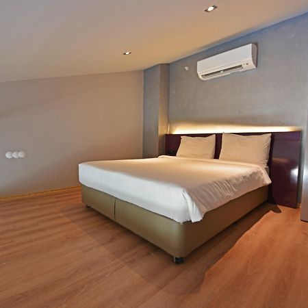 Mirage World Hotel إتْشميلير المظهر الخارجي الصورة