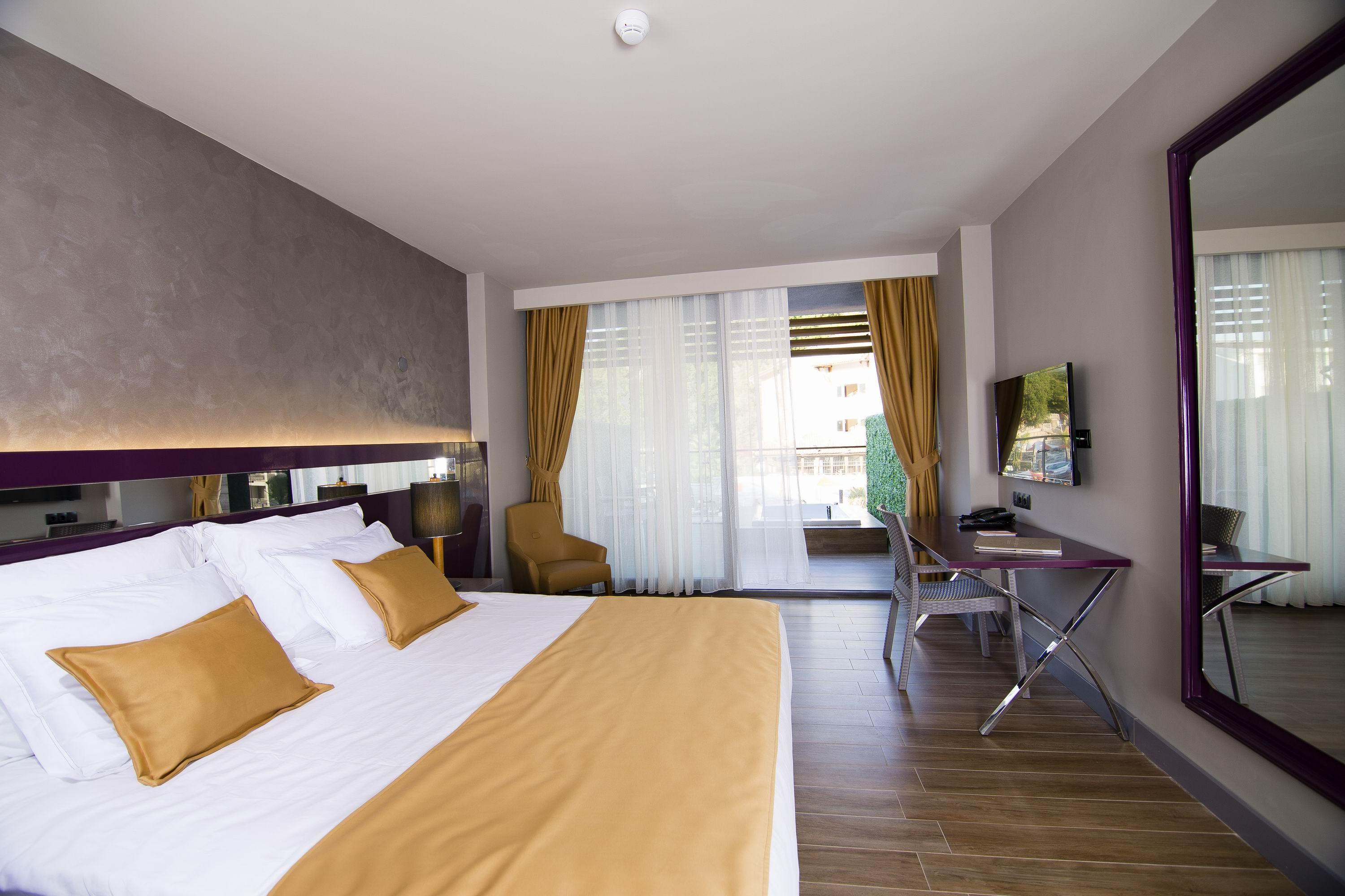 Mirage World Hotel إتْشميلير المظهر الخارجي الصورة