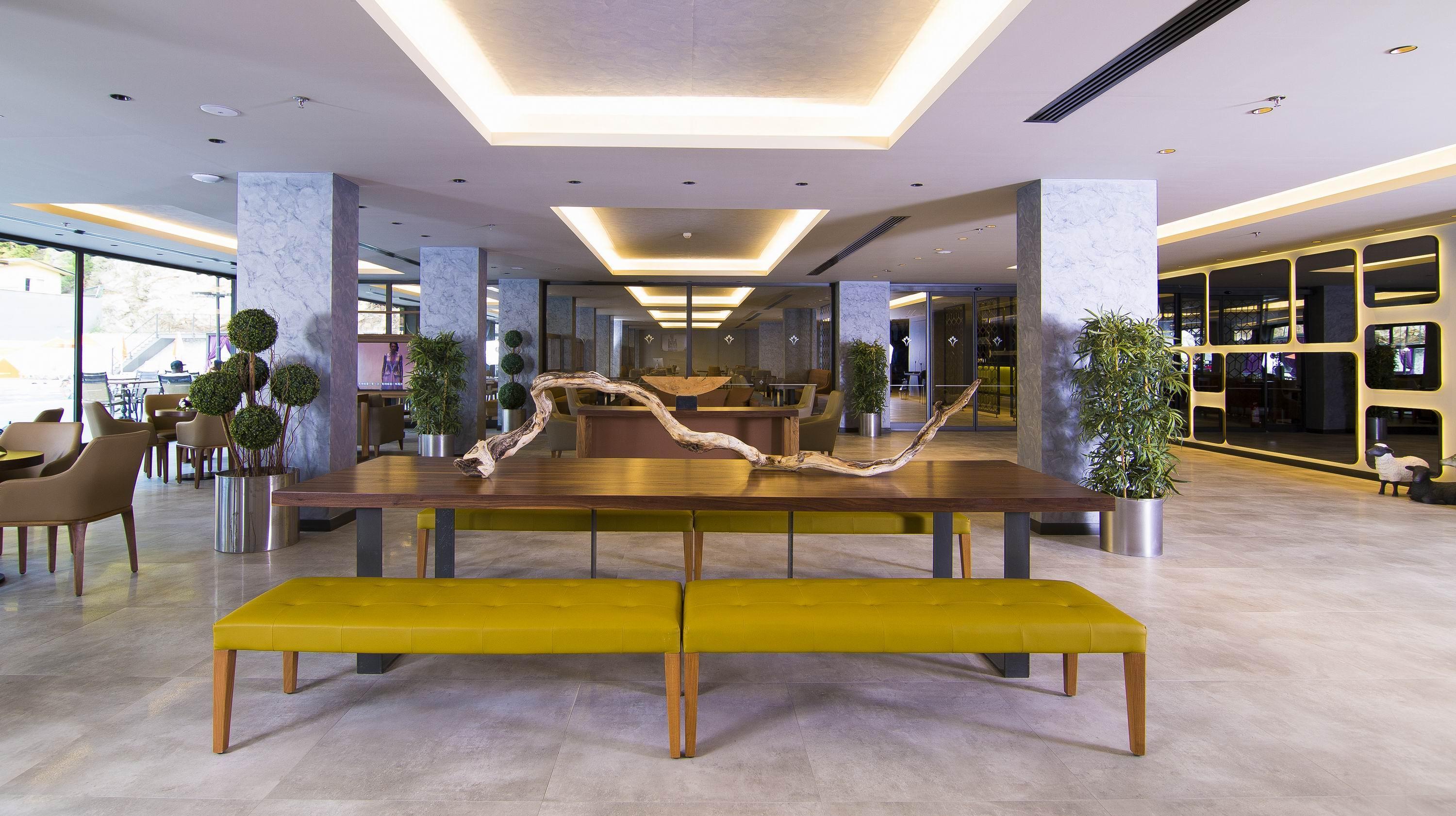 Mirage World Hotel إتْشميلير المظهر الخارجي الصورة