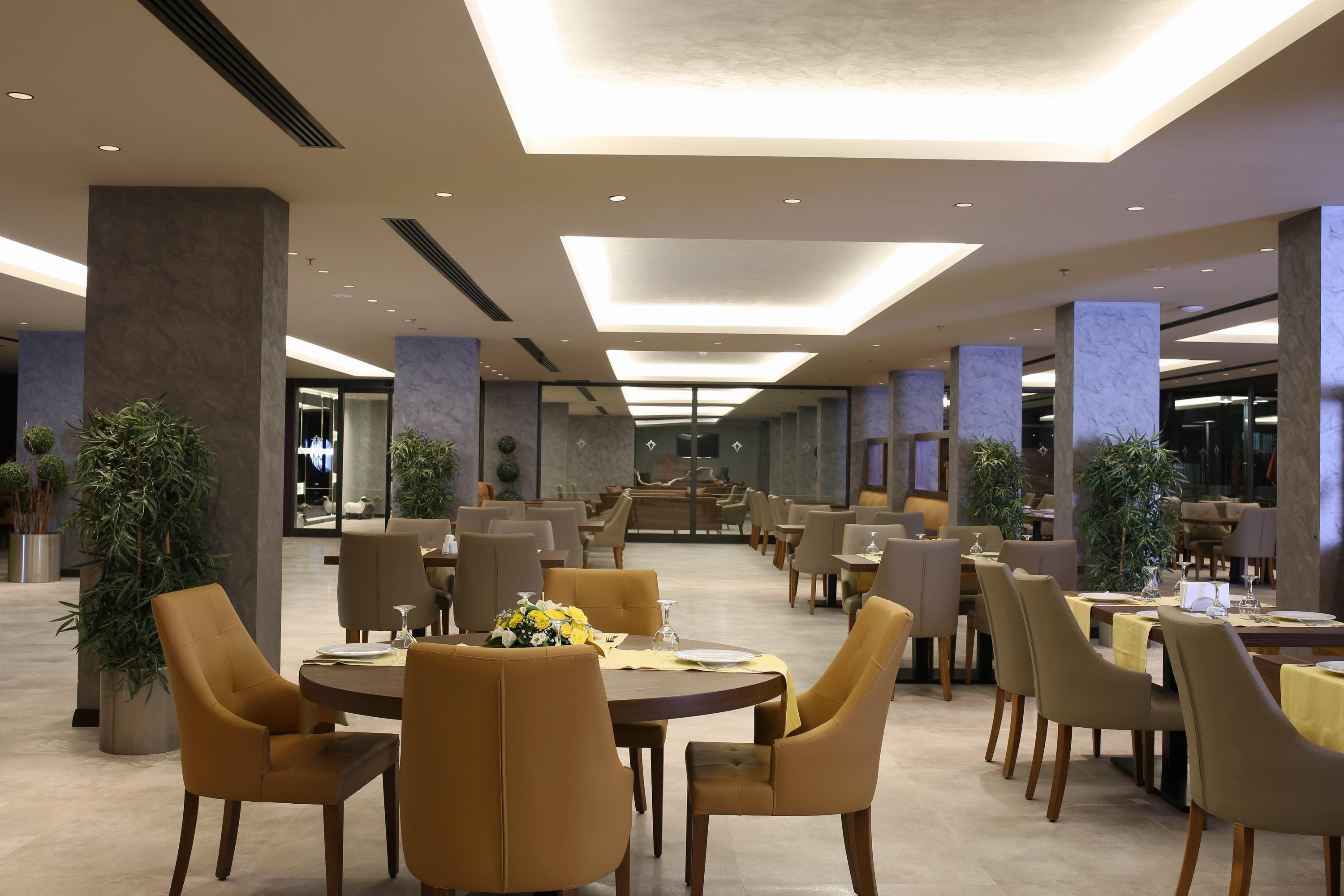 Mirage World Hotel إتْشميلير المظهر الخارجي الصورة