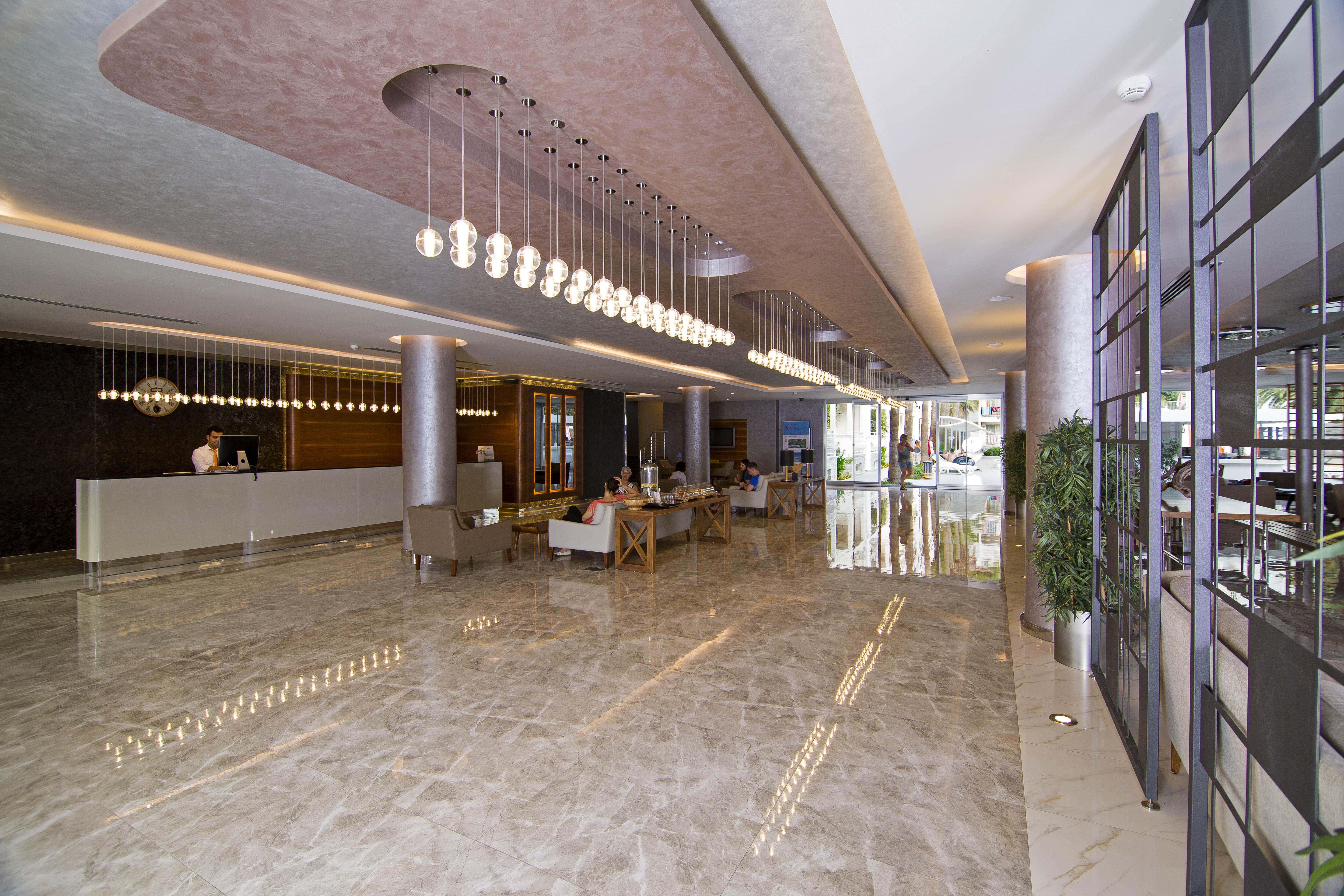 Mirage World Hotel إتْشميلير المظهر الخارجي الصورة