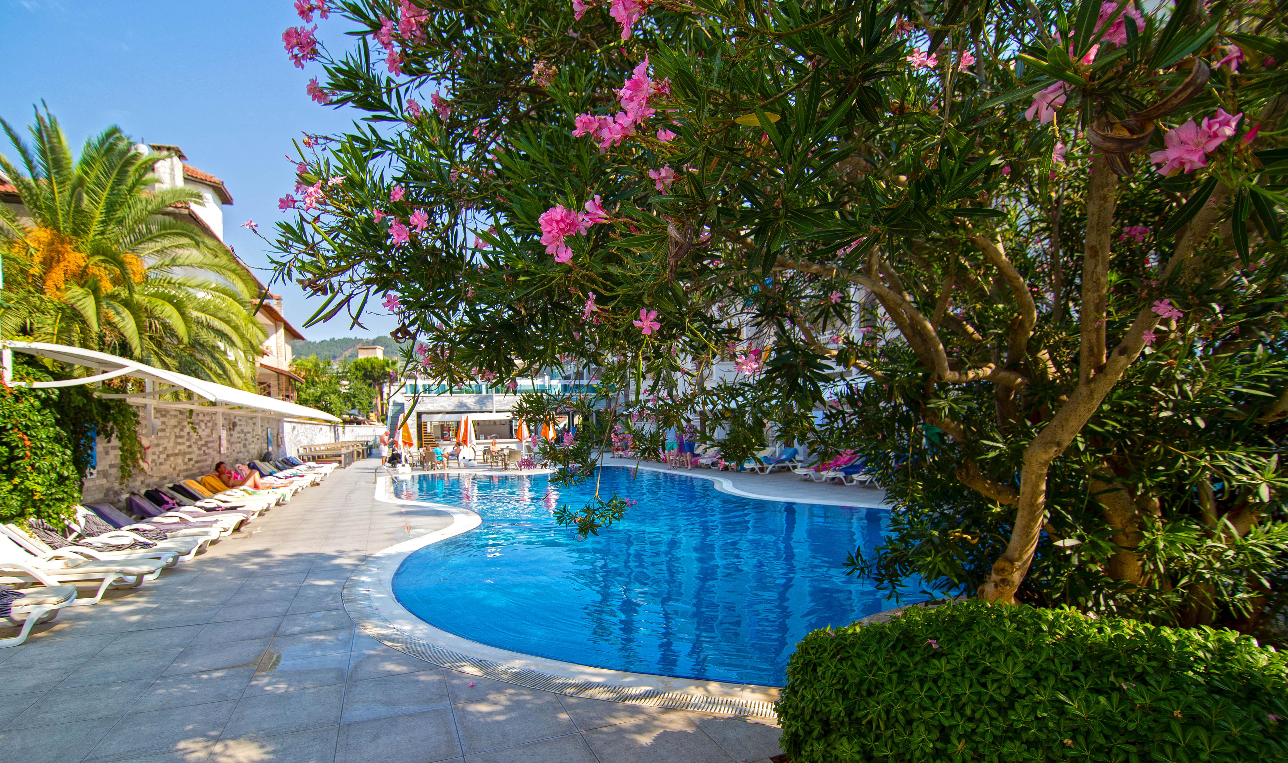 Mirage World Hotel إتْشميلير المظهر الخارجي الصورة