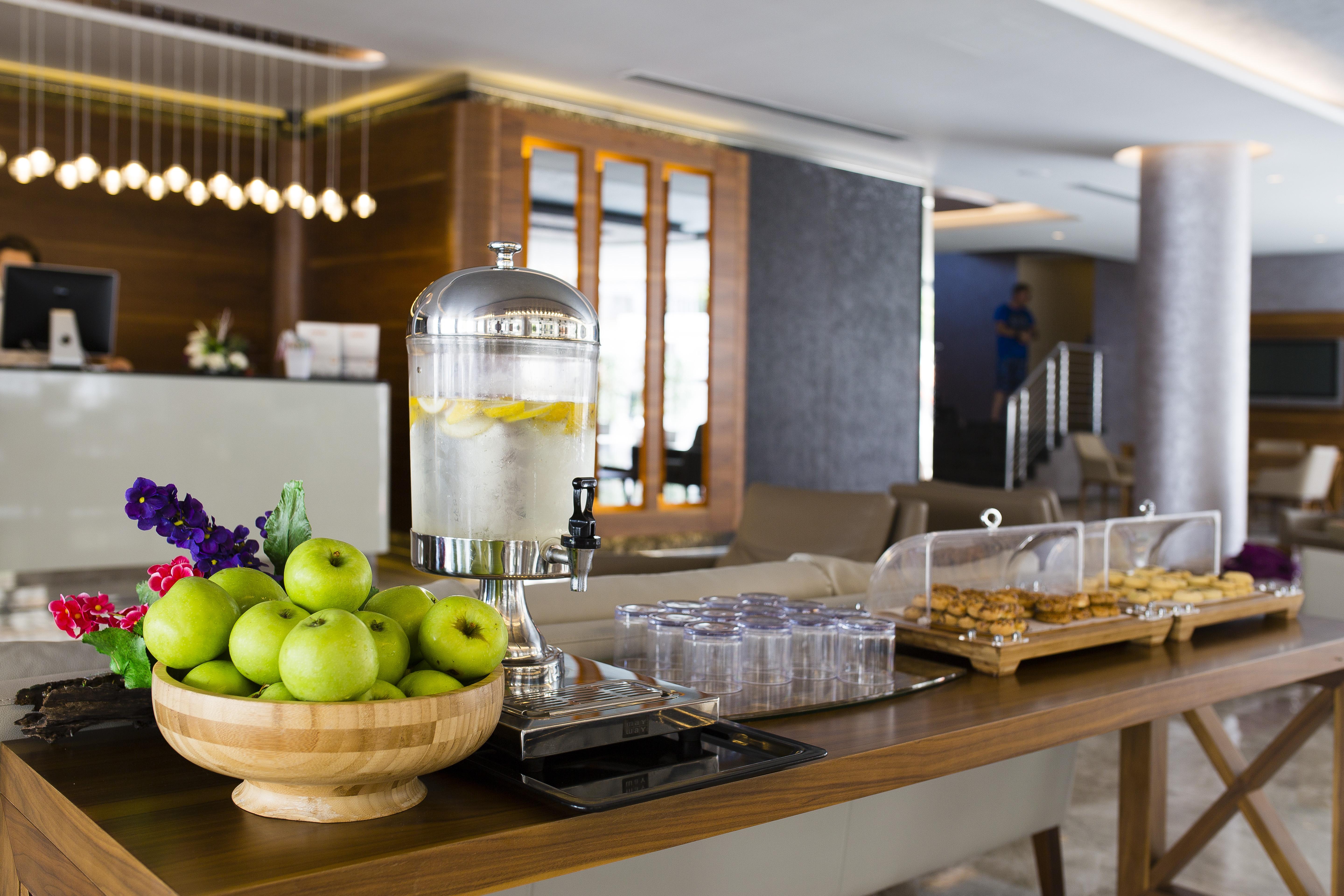 Mirage World Hotel إتْشميلير المظهر الخارجي الصورة
